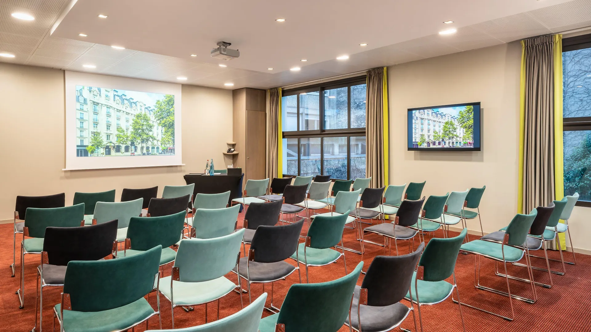 Holiday Inn Paris - Gare De Lyon Bastille By Ihg Hotel